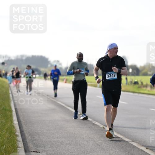 12.04.2026 - 45. Internationalen Wilhelmsburger Insellauf Dr. Thomas Lammeyer http://msf.ph/oto/9447584 12.04.2026 10:30:42 Laufen 3347, 3358 meine-sportfotos.de