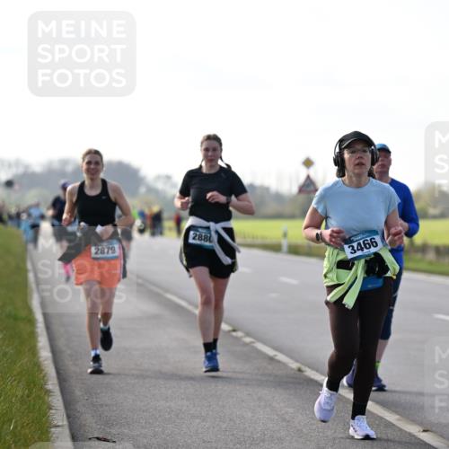 12.04.2026 - 45. Internationalen Wilhelmsburger Insellauf Dr. Thomas Lammeyer http://msf.ph/oto/9447614 12.04.2026 10:30:54 Laufen 2879, 2880, 3466 meine-sportfotos.de