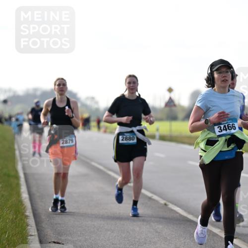 12.04.2026 - 45. Internationalen Wilhelmsburger Insellauf Dr. Thomas Lammeyer http://msf.ph/oto/9447618 12.04.2026 10:30:54 Laufen 2879, 2880, 3466 meine-sportfotos.de