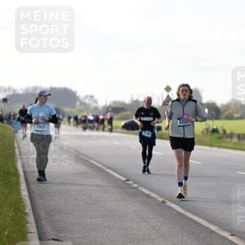 12.04.2026 - 45. Internationalen Wilhelmsburger Insellauf Dr. Thomas Lammeyer http://msf.ph/oto/9447722 12.04.2026 10:31:15 Laufen 2905, 2164, 3222 meine-sportfotos.de