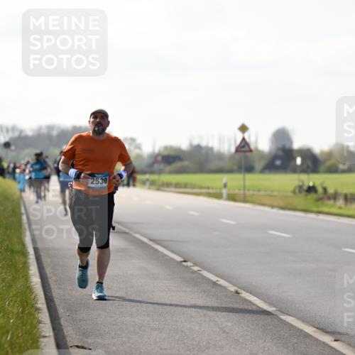 12.04.2026 - 45. Internationalen Wilhelmsburger Insellauf Dr. Thomas Lammeyer http://msf.ph/oto/9447830 12.04.2026 10:31:53 Laufen 2530 meine-sportfotos.de