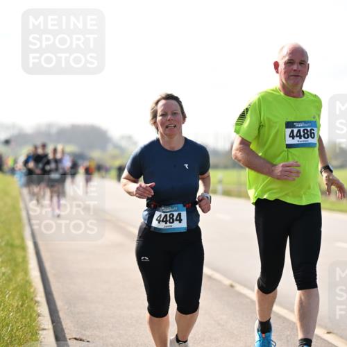 12.04.2026 - 45. Internationalen Wilhelmsburger Insellauf Dr. Thomas Lammeyer http://msf.ph/oto/9448017 12.04.2026 10:32:51 Laufen 4484, 4486 meine-sportfotos.de