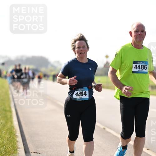 12.04.2026 - 45. Internationalen Wilhelmsburger Insellauf Dr. Thomas Lammeyer http://msf.ph/oto/9448018 12.04.2026 10:32:51 Laufen 4484, 4486 meine-sportfotos.de