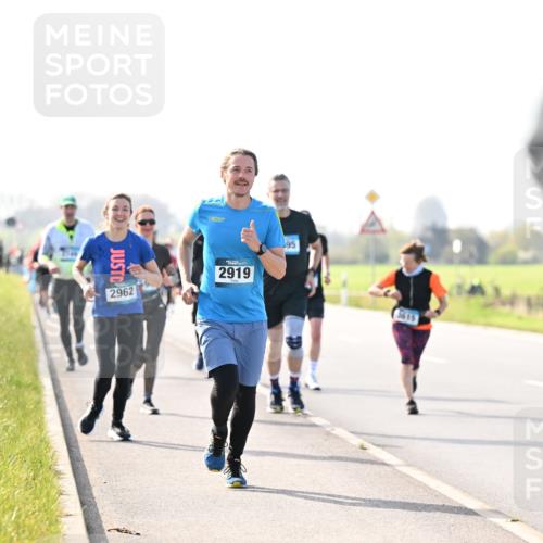 12.04.2026 - 45. Internationalen Wilhelmsburger Insellauf Dr. Thomas Lammeyer http://msf.ph/oto/9448087 12.04.2026 10:33:11 Laufen 2962, 2919, 95 meine-sportfotos.de
