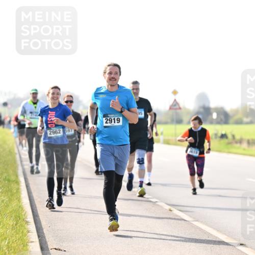 12.04.2026 - 45. Internationalen Wilhelmsburger Insellauf Dr. Thomas Lammeyer http://msf.ph/oto/9448088 12.04.2026 10:33:11 Laufen 2962, 597, 2919, 95 meine-sportfotos.de
