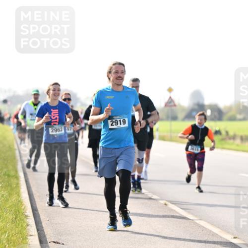 12.04.2026 - 45. Internationalen Wilhelmsburger Insellauf Dr. Thomas Lammeyer http://msf.ph/oto/9448090 12.04.2026 10:33:11 Laufen 2962, 97, 2919 meine-sportfotos.de