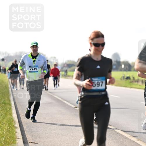 12.04.2026 - 45. Internationalen Wilhelmsburger Insellauf Dr. Thomas Lammeyer http://msf.ph/oto/9448116 12.04.2026 10:33:16 Laufen 2749, 597, 459 meine-sportfotos.de