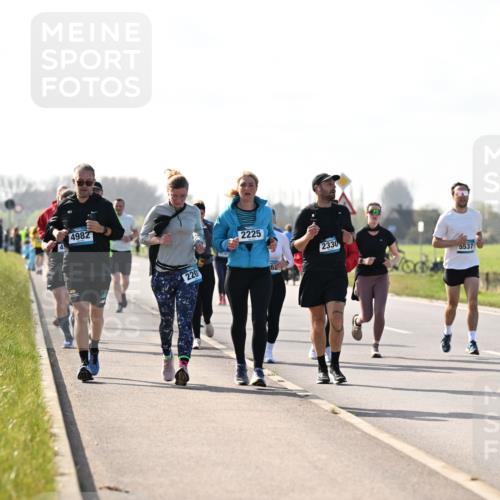 12.04.2026 - 45. Internationalen Wilhelmsburger Insellauf Dr. Thomas Lammeyer http://msf.ph/oto/9448145 12.04.2026 10:33:25 Laufen 4, 4982, 220, 2225, 6, 2330, 5537 meine-sportfotos.de