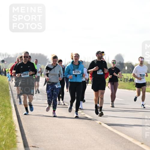 12.04.2026 - 45. Internationalen Wilhelmsburger Insellauf Dr. Thomas Lammeyer http://msf.ph/oto/9448146 12.04.2026 10:33:25 Laufen 4982, 220, 2225, 2330, 5537 meine-sportfotos.de
