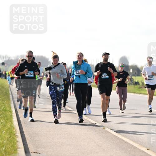 12.04.2026 - 45. Internationalen Wilhelmsburger Insellauf Dr. Thomas Lammeyer http://msf.ph/oto/9448148 12.04.2026 10:33:25 Laufen 4982, 2203, 222, 2330, 5537 meine-sportfotos.de