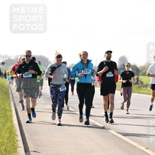 12.04.2026 - 45. Internationalen Wilhelmsburger Insellauf Dr. Thomas Lammeyer http://msf.ph/oto/9448149 12.04.2026 10:33:25 Laufen 4982, 2207, 2225, 2330 meine-sportfotos.de
