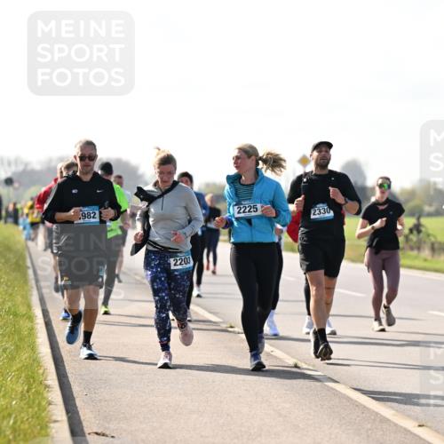 12.04.2026 - 45. Internationalen Wilhelmsburger Insellauf Dr. Thomas Lammeyer http://msf.ph/oto/9448152 12.04.2026 10:33:26 Laufen 982, 2203, 2225, 2330, 5537 meine-sportfotos.de