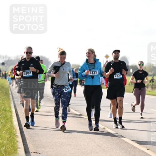 12.04.2026 - 45. Internationalen Wilhelmsburger Insellauf Dr. Thomas Lammeyer http://msf.ph/oto/9448154 12.04.2026 10:33:26 Laufen 4982, 30, 220, 2225, 2330, 5537 meine-sportfotos.de