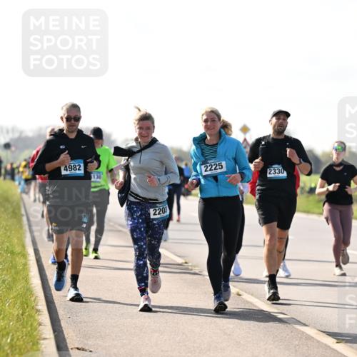 12.04.2026 - 45. Internationalen Wilhelmsburger Insellauf Dr. Thomas Lammeyer http://msf.ph/oto/9448157 12.04.2026 10:33:26 Laufen 4982, 130, 2203, 2225, 2330, 5537 meine-sportfotos.de