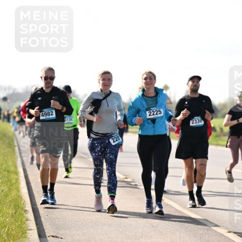 12.04.2026 - 45. Internationalen Wilhelmsburger Insellauf Dr. Thomas Lammeyer http://msf.ph/oto/9448159 12.04.2026 10:33:27 Laufen 4982, 3130, 220, 2225, 2330, 5537 meine-sportfotos.de