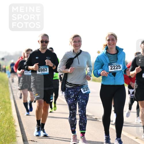 12.04.2026 - 45. Internationalen Wilhelmsburger Insellauf Dr. Thomas Lammeyer http://msf.ph/oto/9448164 12.04.2026 10:33:28 Laufen 4982, 220, 2225, 2330 meine-sportfotos.de