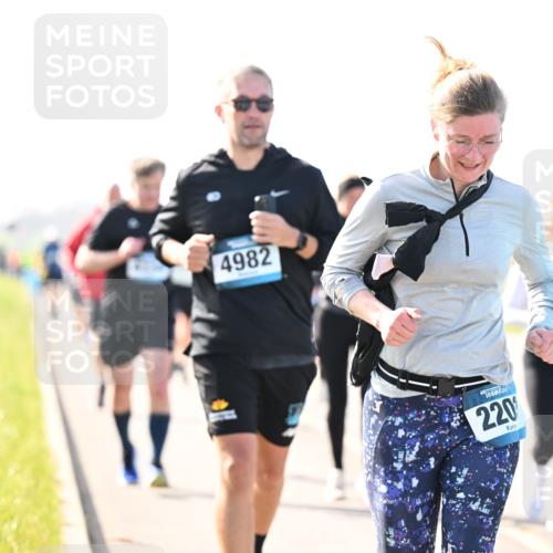 12.04.2026 - 45. Internationalen Wilhelmsburger Insellauf Dr. Thomas Lammeyer http://msf.ph/oto/9448174 12.04.2026 10:33:30 Laufen 4982, 45, 220 meine-sportfotos.de