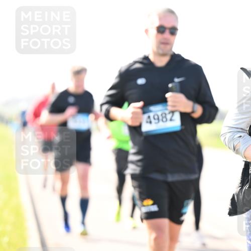 12.04.2026 - 45. Internationalen Wilhelmsburger Insellauf Dr. Thomas Lammeyer http://msf.ph/oto/9448178 12.04.2026 10:33:30 Laufen 4982 meine-sportfotos.de