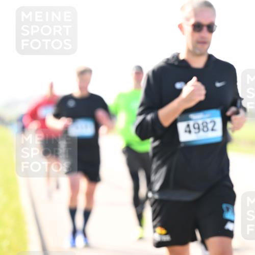 12.04.2026 - 45. Internationalen Wilhelmsburger Insellauf Dr. Thomas Lammeyer http://msf.ph/oto/9448180 12.04.2026 10:33:31 Laufen 4982 meine-sportfotos.de