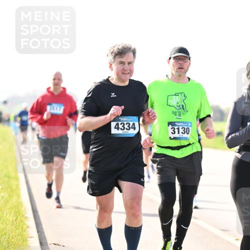 12.04.2026 - 45. Internationalen Wilhelmsburger Insellauf Dr. Thomas Lammeyer http://msf.ph/oto/9448186 12.04.2026 10:33:32 Laufen 4334, 42, 3130, 767 meine-sportfotos.de
