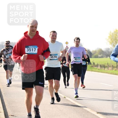 12.04.2026 - 45. Internationalen Wilhelmsburger Insellauf Dr. Thomas Lammeyer http://msf.ph/oto/9448196 12.04.2026 10:33:35 Laufen 3517, 3149, 3570, 4513, 246, 3027 meine-sportfotos.de