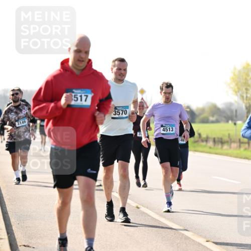 12.04.2026 - 45. Internationalen Wilhelmsburger Insellauf Dr. Thomas Lammeyer http://msf.ph/oto/9448197 12.04.2026 10:33:35 Laufen 3149, 517, 3570, 4513, 246, 3027 meine-sportfotos.de