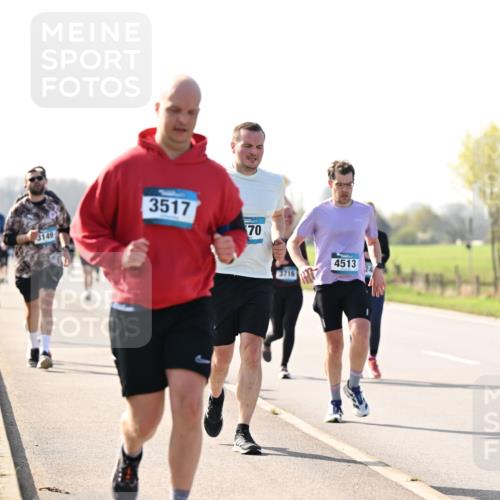 12.04.2026 - 45. Internationalen Wilhelmsburger Insellauf Dr. Thomas Lammeyer http://msf.ph/oto/9448198 12.04.2026 10:33:35 Laufen 3517, 3149, 70, 4513, 3027 meine-sportfotos.de
