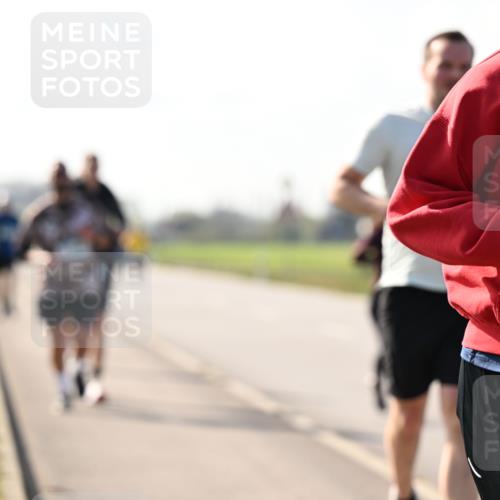 12.04.2026 - 45. Internationalen Wilhelmsburger Insellauf Dr. Thomas Lammeyer http://msf.ph/oto/9448212 12.04.2026 10:33:37 Laufen 45, 351 meine-sportfotos.de