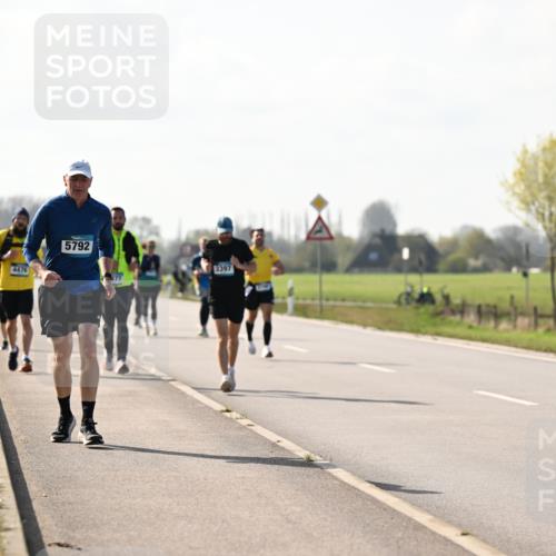 12.04.2026 - 45. Internationalen Wilhelmsburger Insellauf Dr. Thomas Lammeyer http://msf.ph/oto/9448241 12.04.2026 10:33:44 Laufen 4476, 5792, 3397 meine-sportfotos.de