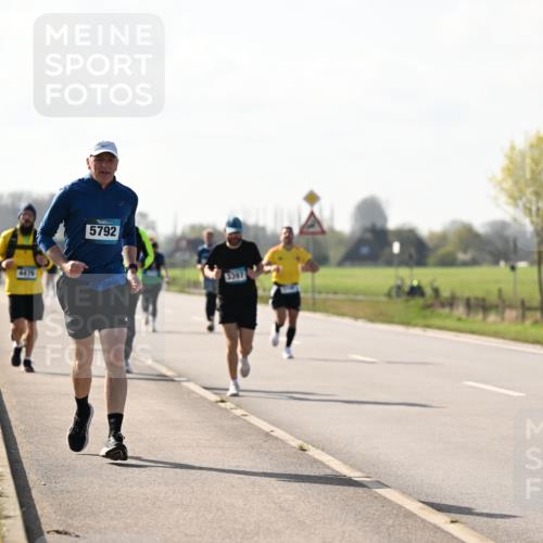 12.04.2026 - 45. Internationalen Wilhelmsburger Insellauf Dr. Thomas Lammeyer http://msf.ph/oto/9448246 12.04.2026 10:33:45 Laufen 4476, 5792 meine-sportfotos.de