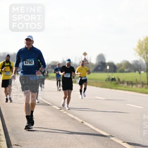 12.04.2026 - 45. Internationalen Wilhelmsburger Insellauf Dr. Thomas Lammeyer http://msf.ph/oto/9448249 12.04.2026 10:33:45 Laufen 4476, 5792 meine-sportfotos.de