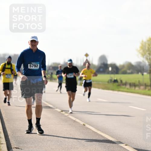 12.04.2026 - 45. Internationalen Wilhelmsburger Insellauf Dr. Thomas Lammeyer http://msf.ph/oto/9448251 12.04.2026 10:33:46 Laufen 5792 meine-sportfotos.de