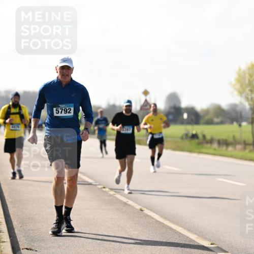 12.04.2026 - 45. Internationalen Wilhelmsburger Insellauf Dr. Thomas Lammeyer http://msf.ph/oto/9448254 12.04.2026 10:33:46 Laufen 4470, 5792 meine-sportfotos.de