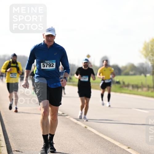 12.04.2026 - 45. Internationalen Wilhelmsburger Insellauf Dr. Thomas Lammeyer http://msf.ph/oto/9448260 12.04.2026 10:33:47 Laufen 5792 meine-sportfotos.de