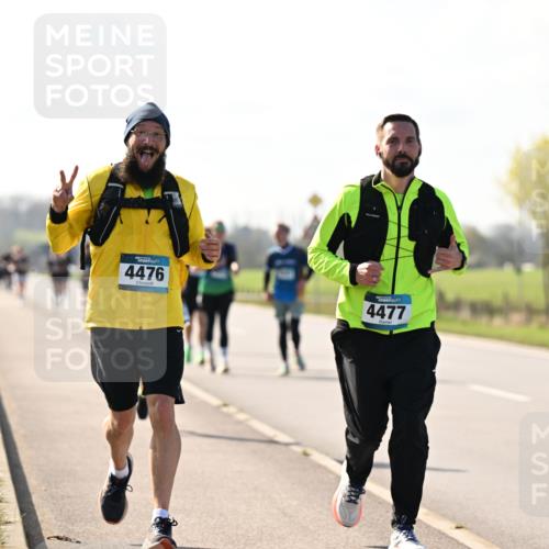 12.04.2026 - 45. Internationalen Wilhelmsburger Insellauf Dr. Thomas Lammeyer http://msf.ph/oto/9448286 12.04.2026 10:33:52 Laufen 4476, 4477 meine-sportfotos.de