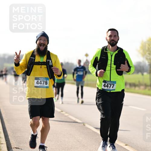12.04.2026 - 45. Internationalen Wilhelmsburger Insellauf Dr. Thomas Lammeyer http://msf.ph/oto/9448287 12.04.2026 10:33:52 Laufen 4476, 4477 meine-sportfotos.de