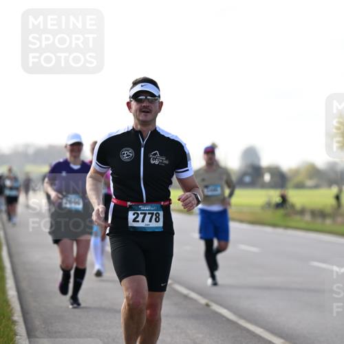 12.04.2026 - 45. Internationalen Wilhelmsburger Insellauf Dr. Thomas Lammeyer http://msf.ph/oto/9448398 12.04.2026 10:34:37 Laufen 2660, 2778, 371 meine-sportfotos.de