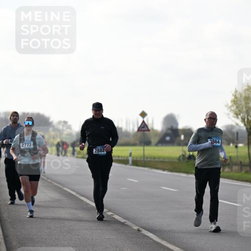 12.04.2026 - 45. Internationalen Wilhelmsburger Insellauf Dr. Thomas Lammeyer http://msf.ph/oto/9448441 12.04.2026 10:34:50 Laufen 2777, 2882, 2864 meine-sportfotos.de