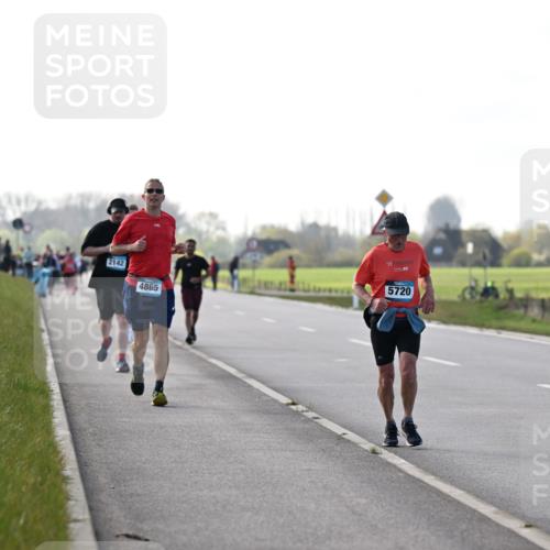 12.04.2026 - 45. Internationalen Wilhelmsburger Insellauf Dr. Thomas Lammeyer http://msf.ph/oto/9448527 12.04.2026 10:35:12 Laufen 2142, 4865, 19, 5720 meine-sportfotos.de