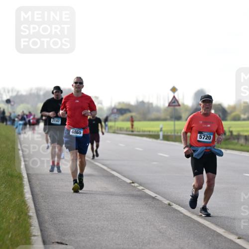 12.04.2026 - 45. Internationalen Wilhelmsburger Insellauf Dr. Thomas Lammeyer http://msf.ph/oto/9448534 12.04.2026 10:35:13 Laufen 2142, 4865, 19, 5720 meine-sportfotos.de