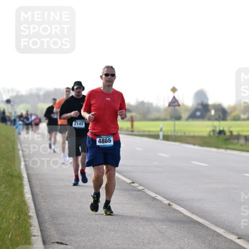 12.04.2026 - 45. Internationalen Wilhelmsburger Insellauf Dr. Thomas Lammeyer http://msf.ph/oto/9448539 12.04.2026 10:35:15 Laufen 2142, 4865, 19, 5720 meine-sportfotos.de