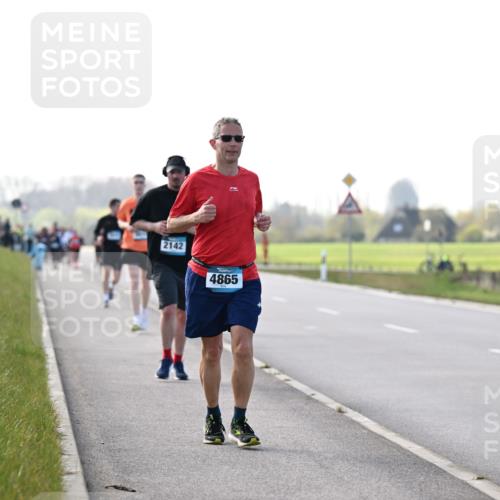 12.04.2026 - 45. Internationalen Wilhelmsburger Insellauf Dr. Thomas Lammeyer http://msf.ph/oto/9448542 12.04.2026 10:35:16 Laufen 2142, 2142, 4865 meine-sportfotos.de