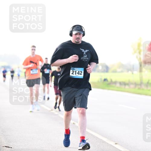 12.04.2026 - 45. Internationalen Wilhelmsburger Insellauf Dr. Thomas Lammeyer http://msf.ph/oto/9448561 12.04.2026 10:35:19 Laufen 2142, 4 meine-sportfotos.de