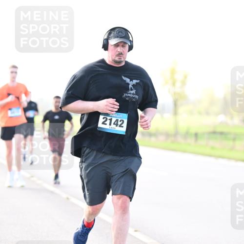 12.04.2026 - 45. Internationalen Wilhelmsburger Insellauf Dr. Thomas Lammeyer http://msf.ph/oto/9448567 12.04.2026 10:35:20 Laufen 2142 meine-sportfotos.de