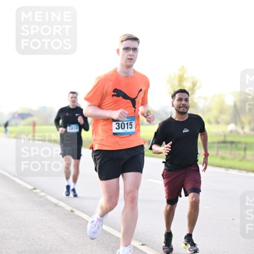 12.04.2026 - 45. Internationalen Wilhelmsburger Insellauf Dr. Thomas Lammeyer http://msf.ph/oto/9448581 12.04.2026 10:35:23 Laufen 5810, 3015 meine-sportfotos.de