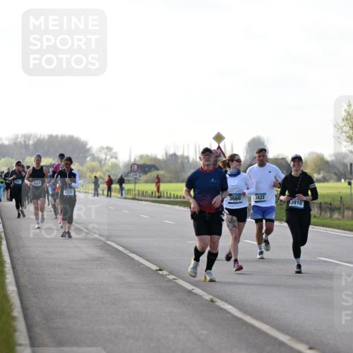 12.04.2026 - 45. Internationalen Wilhelmsburger Insellauf Dr. Thomas Lammeyer http://msf.ph/oto/9448609 12.04.2026 10:35:39 Laufen 2567, 4624, 3333, 3660, 2422, 3910 meine-sportfotos.de