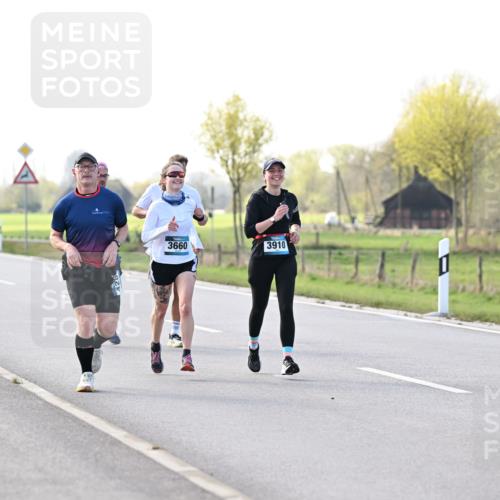 12.04.2026 - 45. Internationalen Wilhelmsburger Insellauf Dr. Thomas Lammeyer http://msf.ph/oto/9448614 12.04.2026 10:35:41 Laufen 3660, 3910 meine-sportfotos.de
