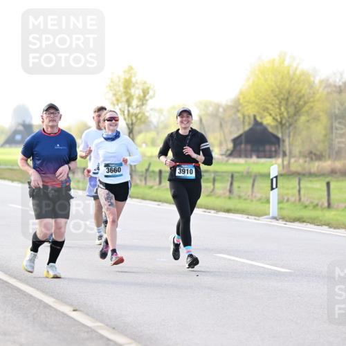 12.04.2026 - 45. Internationalen Wilhelmsburger Insellauf Dr. Thomas Lammeyer http://msf.ph/oto/9448617 12.04.2026 10:35:42 Laufen 3660, 3910 meine-sportfotos.de