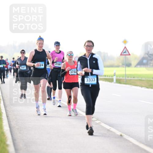 12.04.2026 - 45. Internationalen Wilhelmsburger Insellauf Dr. Thomas Lammeyer http://msf.ph/oto/9448625 12.04.2026 10:35:46 Laufen 2567, 24, 74, 4188, 3732, 3333 meine-sportfotos.de
