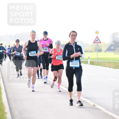 12.04.2026 - 45. Internationalen Wilhelmsburger Insellauf Dr. Thomas Lammeyer http://msf.ph/oto/9448627 12.04.2026 10:35:47 Laufen 2567, 4624, 374, 4188, 3732, 3333 meine-sportfotos.de